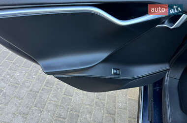 Ліфтбек Tesla Model S 2014 в 