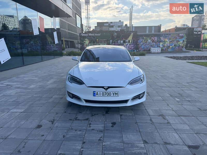 Лифтбек Tesla Model S 2020 в 