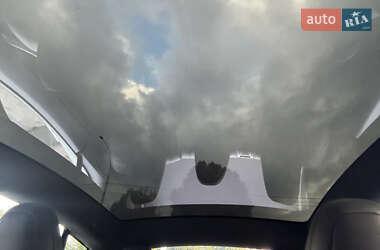 Лифтбек Tesla Model S 2020 в 