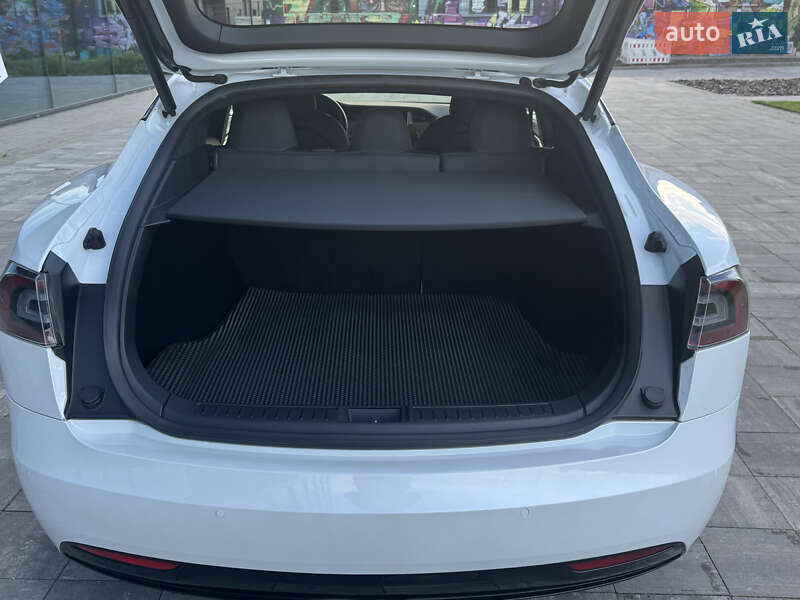 Лифтбек Tesla Model S 2020 в Киеве фото 18 Лифтбек Tesla Model S 2020 в Киеве