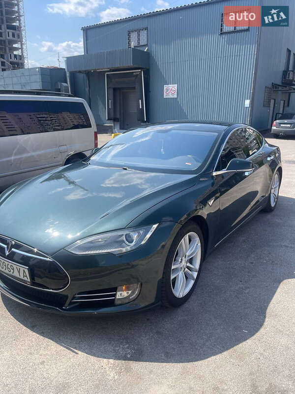 Ліфтбек Tesla Model S 2014 в Запоріжжі