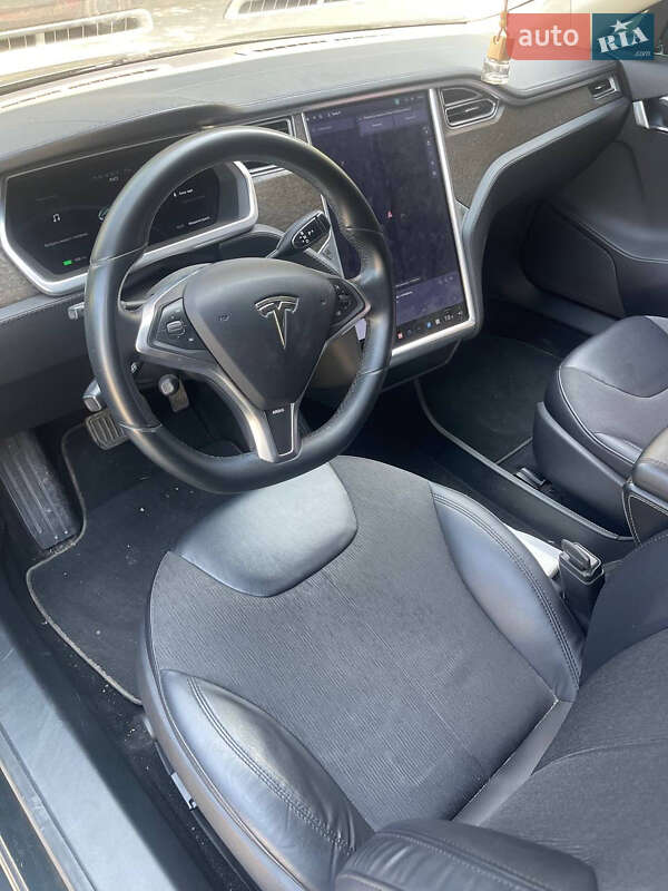 Ліфтбек Tesla Model S 2014 в Запоріжжі