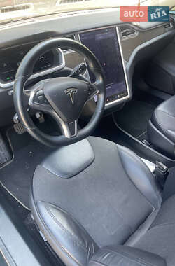 Ліфтбек Tesla Model S 2014 в 