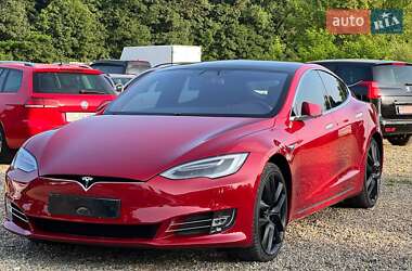 Лифтбек Tesla Model S 2019 в 