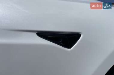 Лифтбек Tesla Model S 2017 в 