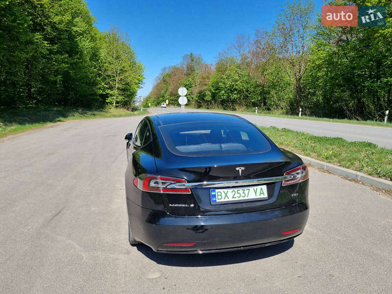 Ліфтбек Tesla Model S 2017 в Києві