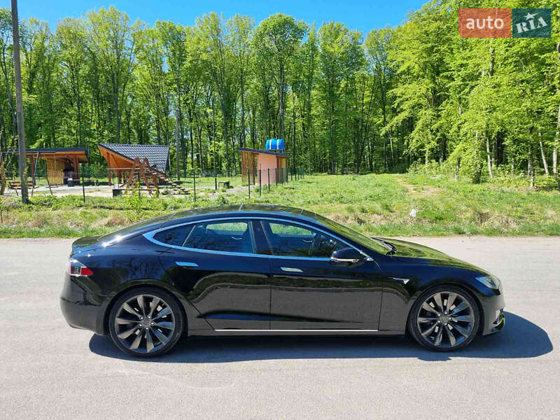 Ліфтбек Tesla Model S 2017 в Києві
