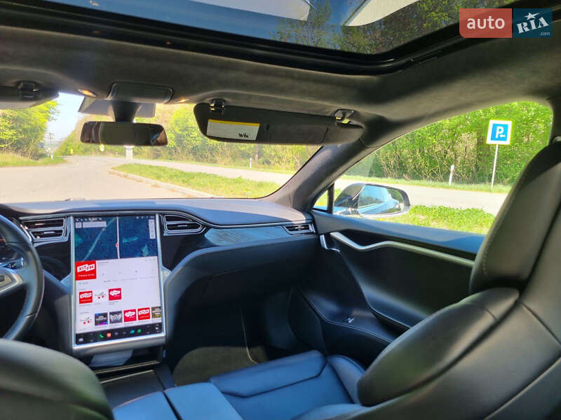 Ліфтбек Tesla Model S 2017 в Києві