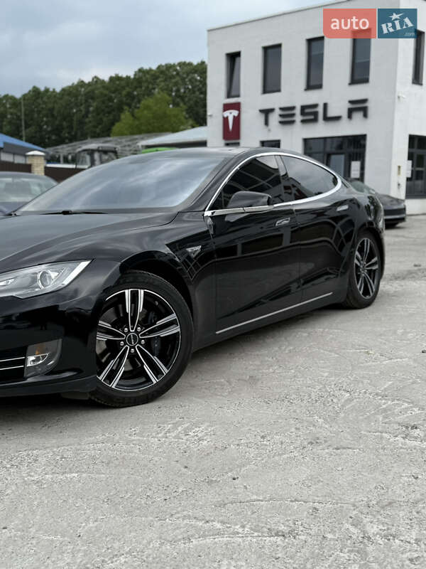 Ліфтбек Tesla Model S 2013 в Вінниці
