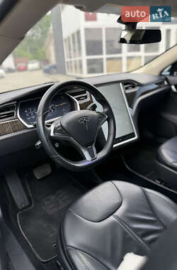 Лифтбек Tesla Model S 2013 в 