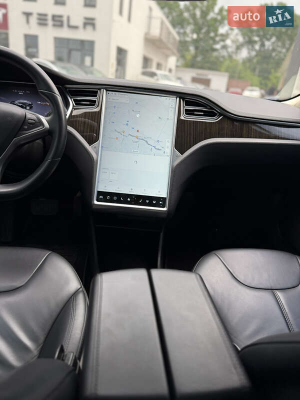 Ліфтбек Tesla Model S 2013 в Вінниці