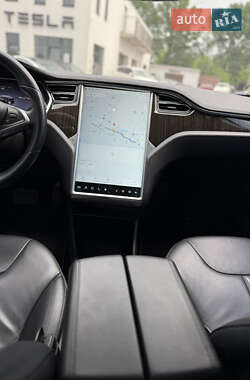 Лифтбек Tesla Model S 2013 в 
