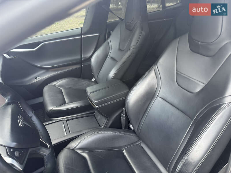 Лифтбек Tesla Model S 2016 в Одессе