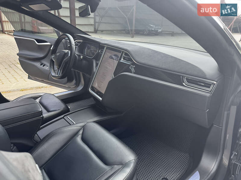Лифтбек Tesla Model S 2016 в Одессе
