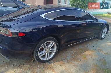 Лифтбек Tesla Model S 2013 в 