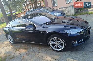 Лифтбек Tesla Model S 2013 в 