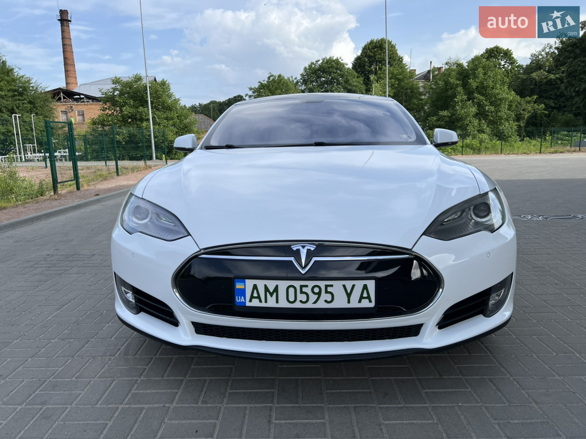 2014 Tesla Model S - мініатюра 2