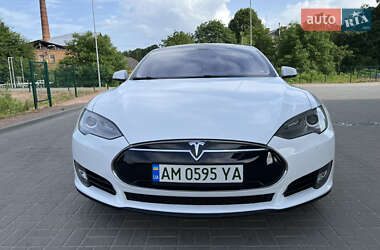 Ліфтбек Tesla Model S 2014 в 