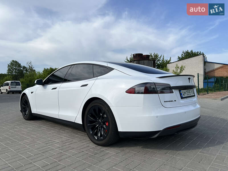 Ліфтбек Tesla Model S 2014 в Житомирі