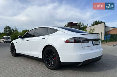 Ліфтбек Tesla Model S 2014 в 