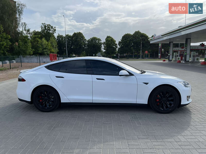 Ліфтбек Tesla Model S 2014 в Житомирі