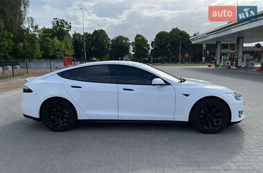 Ліфтбек Tesla Model S 2014 в 