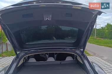 Лифтбек Tesla Model S 2013 в 