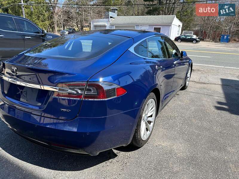 Ліфтбек Tesla Model S 2016 в Черкасах