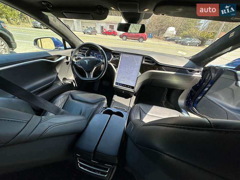 Ліфтбек Tesla Model S 2016 в Черкасах