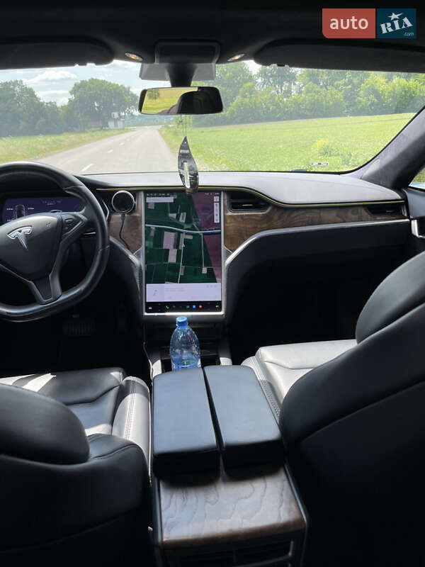 Ліфтбек Tesla Model S 2018 в Чернівцях