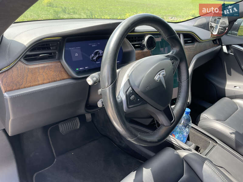 Ліфтбек Tesla Model S 2018 в Чернівцях