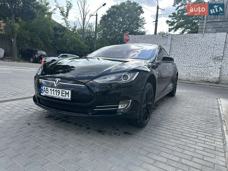 Лифтбек Tesla Model S 2013 в Виннице