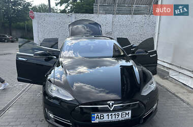 Лифтбек Tesla Model S 2013 в 