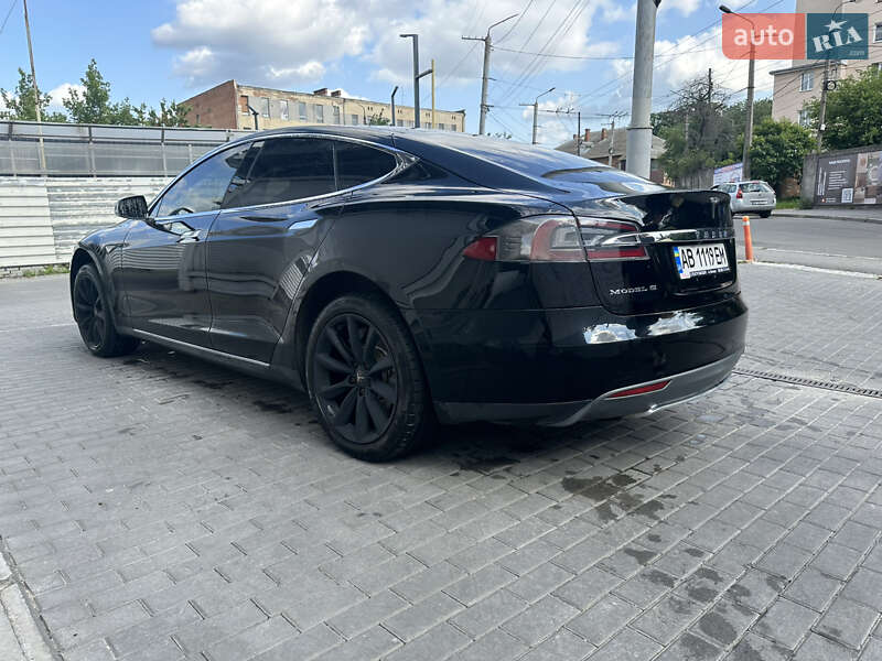 Лифтбек Tesla Model S 2013 в Виннице
