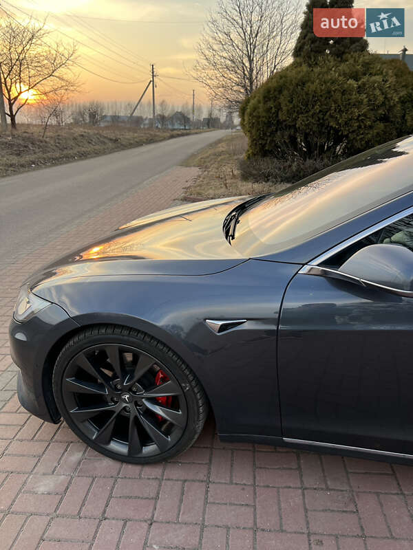 Ліфтбек Tesla Model S 2020 в Рівному
