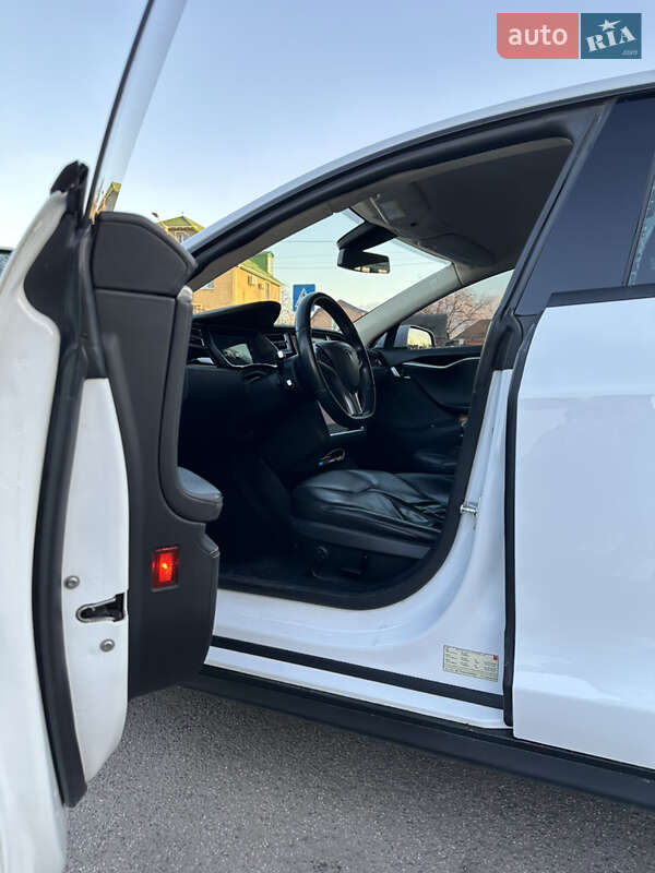 Лифтбек Tesla Model S 2014 в Кропивницком