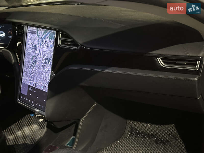 Лифтбек Tesla Model S 2014 в Кропивницком