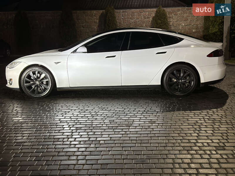 Лифтбек Tesla Model S 2014 в Кропивницком
