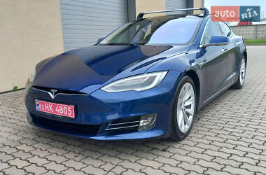 Лифтбек Tesla Model S 2016 в 