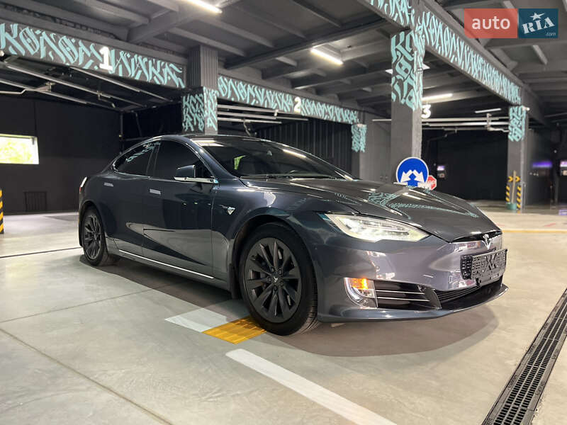 Ліфтбек Tesla Model S 2018 в Самборі
