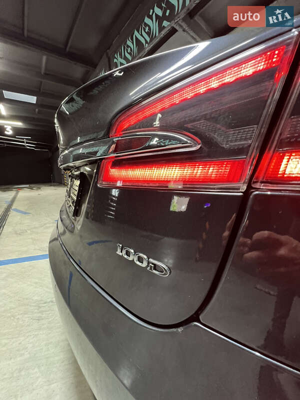 Ліфтбек Tesla Model S 2018 в Самборі