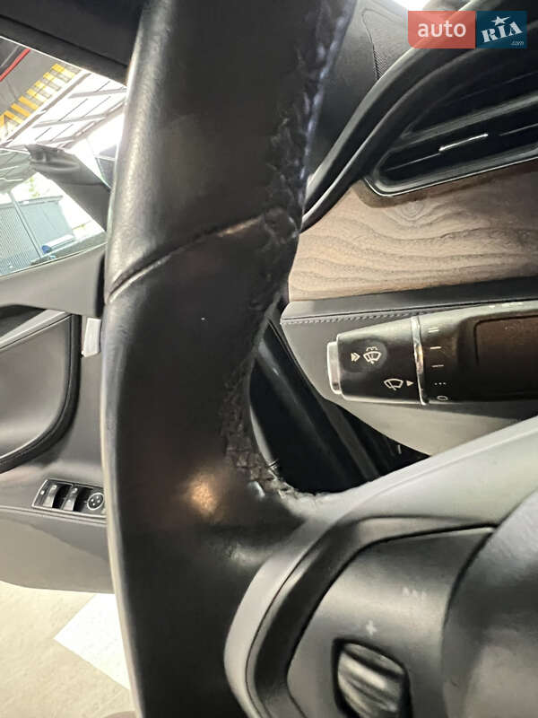 Ліфтбек Tesla Model S 2018 в Самборі