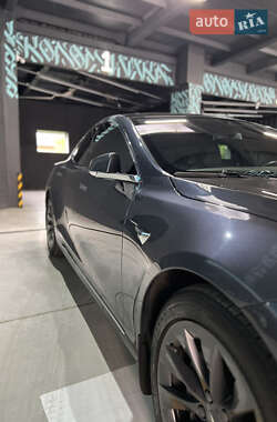 Лифтбек Tesla Model S 2018 в 