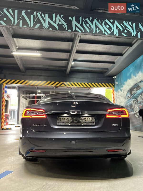 Ліфтбек Tesla Model S 2018 в Самборі