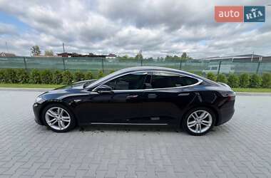 Лифтбек Tesla Model S 2015 в 