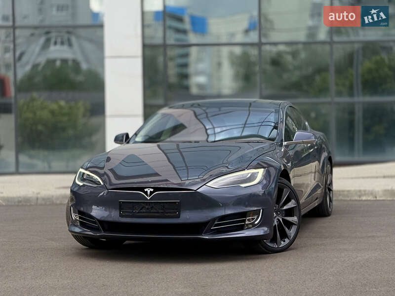 Tesla Model S 2018