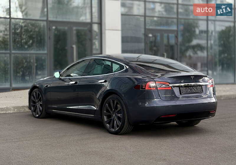 Лифтбек Tesla Model S 2018 в Харькове