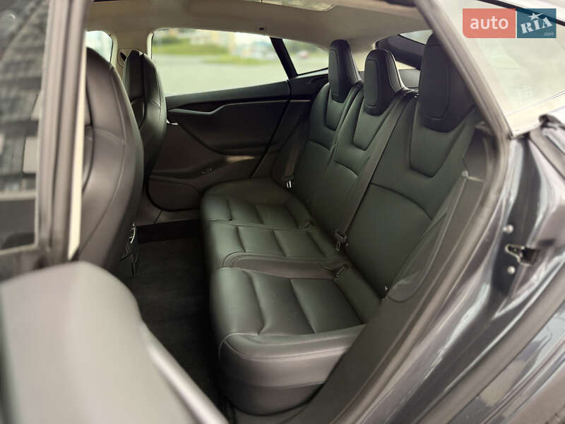 Лифтбек Tesla Model S 2018 в Харькове