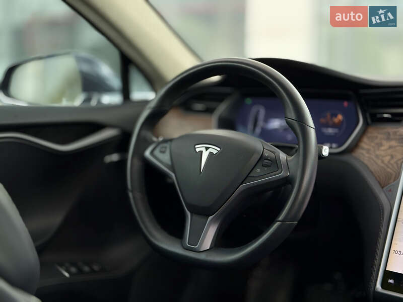 Лифтбек Tesla Model S 2018 в Харькове