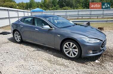 Лифтбек Tesla Model S 2014 в 